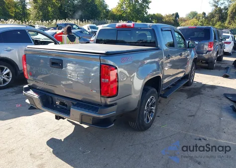 2021 Chevrolet Colorado 4Wd Short Box Z71 z USA, uszkodzony, nr VIN 1GCGTDEN9M1146009
